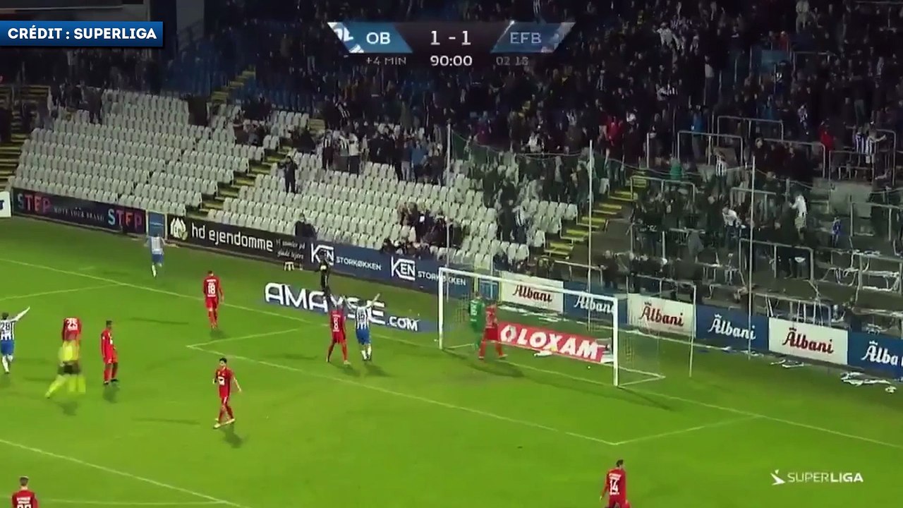 L’incroyable boulette du gardien d'Esbjerg à la 93e minute