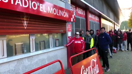 Enormes Colas en Gijón Para Hacerse con una Entrada para el Derbi