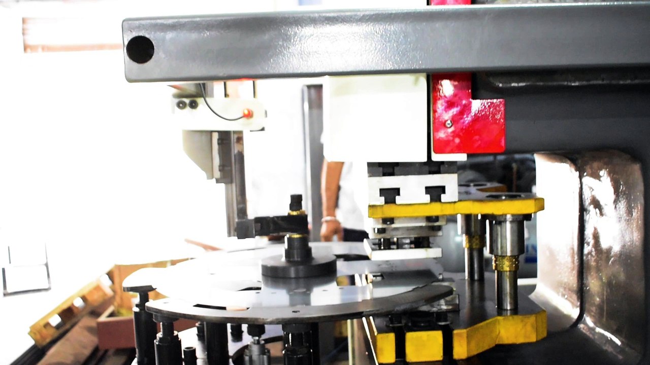 Notching Machine Schnell