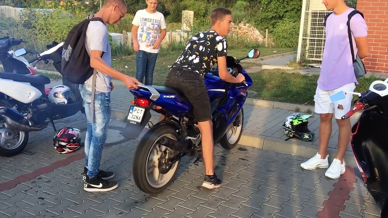 Yamaha tzr 50 palenie gumy ( 720 X 1280 )