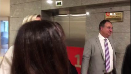 Oyuncu Berna Laçin’in 'Medine' tweeti davası başladı