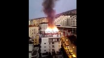 Report TV - Përfshihet nga flakët hoteli në mes të Sarandës