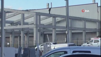 - Metrelerce yükseklikteki inşaatın üzerinde ölüme davetiye çıkarttı
