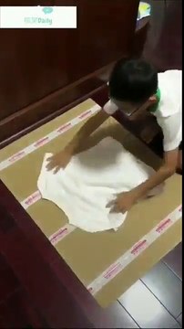 Tişört, gömlek, kazak gibi kıyafetleri katlamak, Çinlilerin geliştirdiği bu çözümle çok kolaylaşıyor...