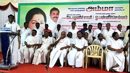 திண்டுக்கல்லில் நடைபெற்ற அதிமுக நிர்வாகிகள் கூட்டத்தில் நாற்காலிகள் வீச்சு.. வீடியோ