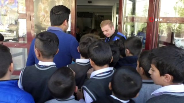 Hakkarili öğrenciler sinemayla tanıştı