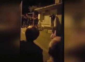 Meral Akşener'in Evinin Önünde Toplananlara Dava Açıldı