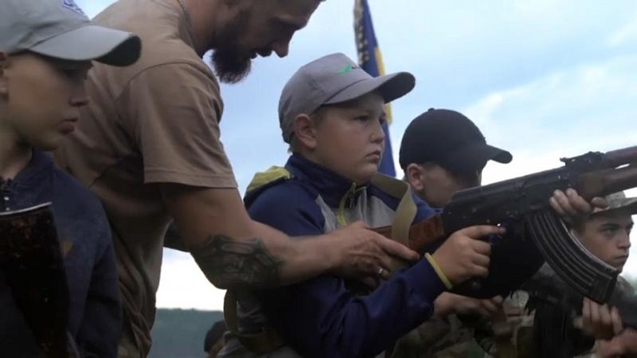 Ukrainische Ferienlager: 'Schießt auf alle Separatisten'