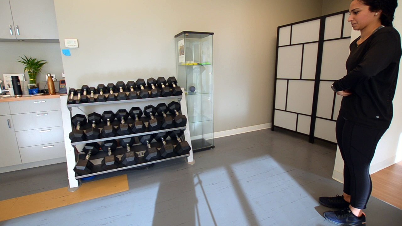 Ankle Sprain: Lunge Squats