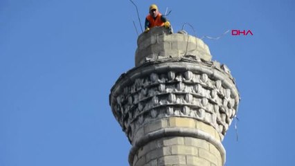 Bilecik Depreme Dayanıksız Ertuğrul Gazi Camii'nin Yıkımına Başlandı