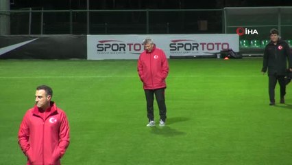 A Milli Futbol Takımı Hazırlıklarını Sürdürdü