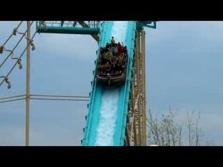 ATLANTICA SUPERSPASH montagne russe looping  roller coaster