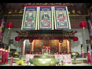 Po Un “保運” Memohon Keselamatan Keluarga