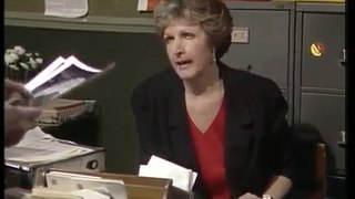 No Job For A Lady - S01E04 - Questions, Questions ! (1990)