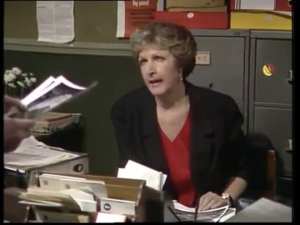No Job For A Lady - S01E04 - Questions, Questions ! (1990)