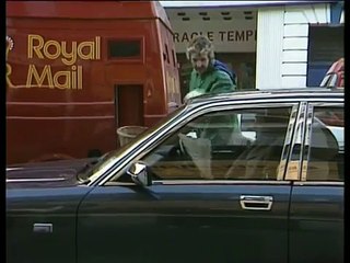 No Job For A Lady - S01E02 - The Maiden Over (1990)