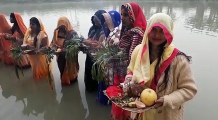 उगते सूर्य को अर्घ्य देकर हुआ छठ पूजा का समापन