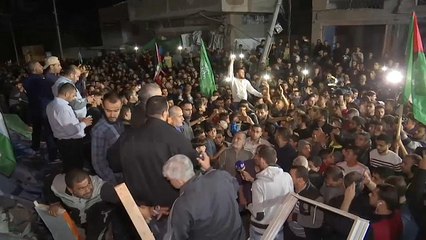 احتفالات فلسطينية وهدوء حذر مع توقف إطلاق النار في قطاع غزة