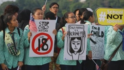 Activistas protestan en contra del matrimonio infantil en Malasia