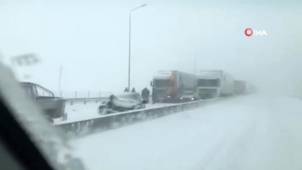 Rusya'da Zincirleme Kazada Kamyon Patladı