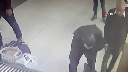 Hurma Paketleri İçerisinde Preslenmiş 6 Kilo 910 Gram Afyon Sakızı Ele Geçirildi