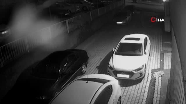 Kapı Önündeki Ayakkabıları Seçip Çalan Hırsız Kamerada