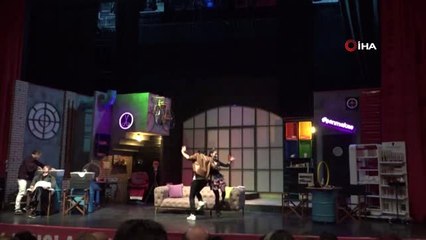 Guiness Rekorlar Kitabı'na Giren "Şen Makas" Oyunu Bilecik'te de Sahnelendi