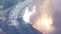 Californie: des bouchons monstres générés par la fuite des habitants... alors même que les feux atteignent les autoroutes