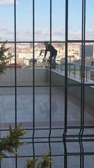 Meclis'te intihar girişiminde bulunan işsiz vatandaşa, AKP'li vekilden 10 bin lira para teklifi