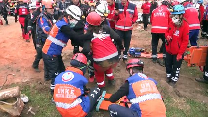 AFAD'dan yıkımına başlanan statta deprem tatbikatı - SAKARYA