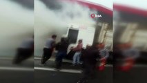 TEM'de alev alev yanan kamyon için vatandaşlar seferber oldu