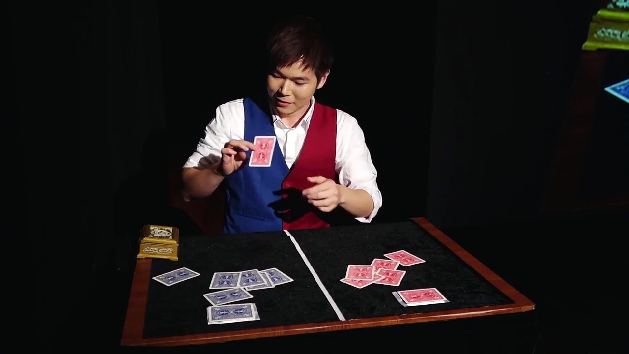 Il réalise des tours de magie de folie !