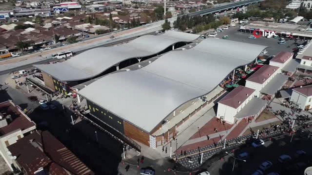 Vatandaş Salihli'de İlk Modern Pazar Yeri Alışverişini Yaptı