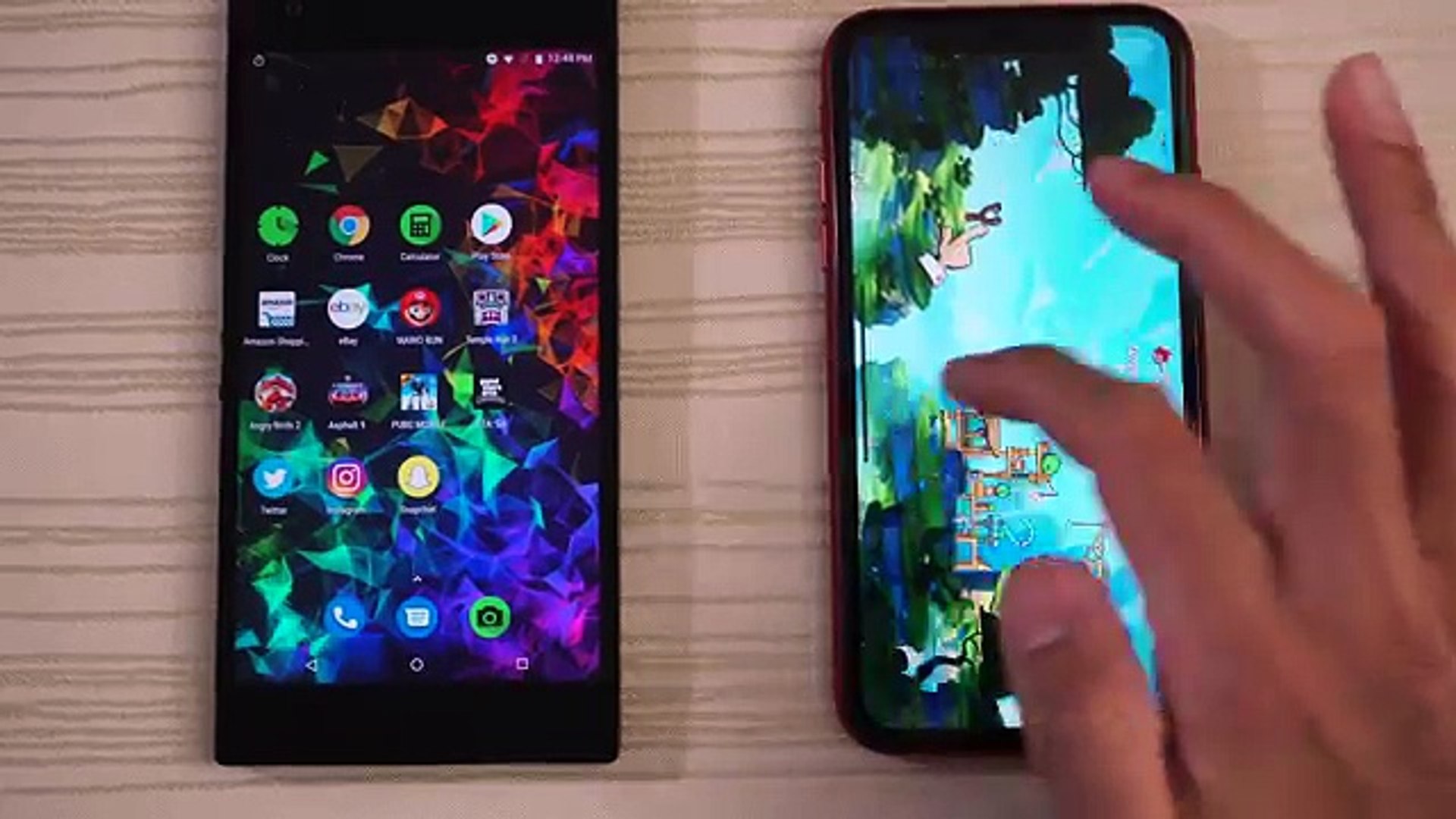 ⁣Razer Phone 2 Vs I phone XR Speed Test