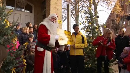 A Himmelpfort Babbo Natale incontra i bambini