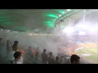 Torcida do Fluminense faz a festa na estreia no Brasileirão 2015