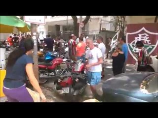 O clima eleitoral no Fluminense: Um passeio pela enorme fila para votar