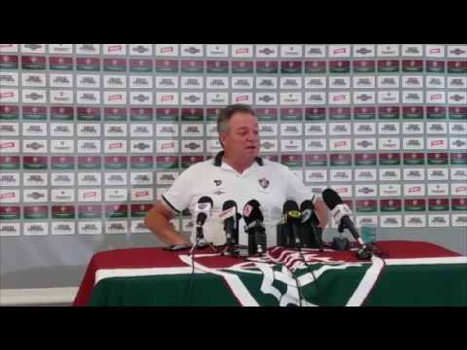 Abel explica a razão de barrar Pedro e escalar Henrique Dourado