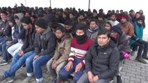 Edirne Yunan Polisinin, Çıplak Gönderdiği Göçmenler Demir Çubukla Dövdüler-1