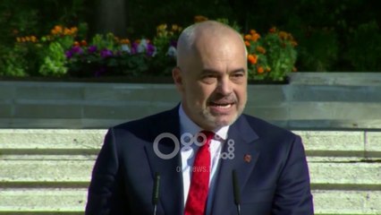 Ora News - Rama: Riatdhesimi i Mid'hat Frashërit nuk i merr askujt pjesën e vet të historisë