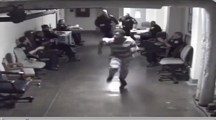 Un prisonnier tente de prendre la fuite en courant dans un Palais de justice !