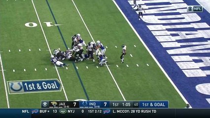 Calais Campbell stuffs Nyheim Hines in redzone