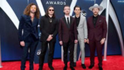 2018 CMAs: Standout Red Carpet Looks | Billboard News