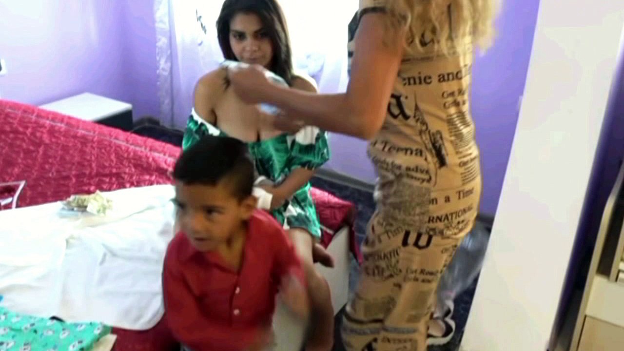 Newborn baby | Celebrating the birth of a child | Breastfeeding tips for success | Mom and baby tutorial videos: 26