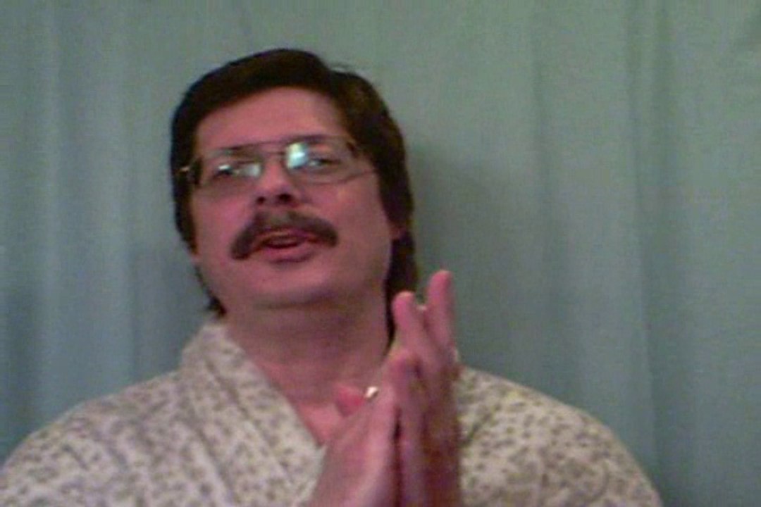 896. WHY DO KILLER SHARKS ATTACK METAL? THIS IS HOW A SHARK SEES METAL AND YOU FOR DINNER.