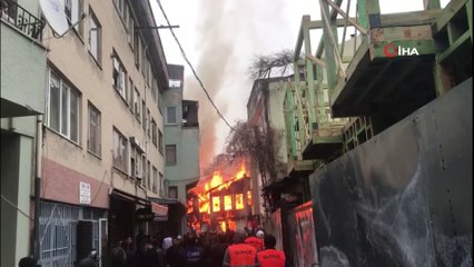 Bursa'da ahşap ev alevlere teslim oldu