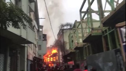 Bursa'da Kayhan Çarşısı'nda Yangın