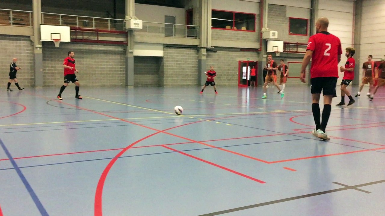 Media Markt Nieuwstraat VS Boes Booze