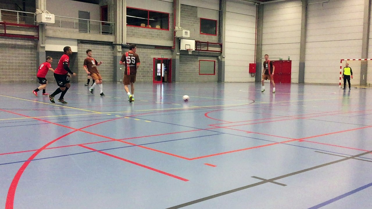 Media Markt Nieuwstraat VS Boes Booze