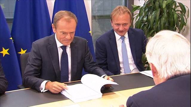 Tusk convoca cumbre europea el 25 de noviembre para formalizar el Brexit